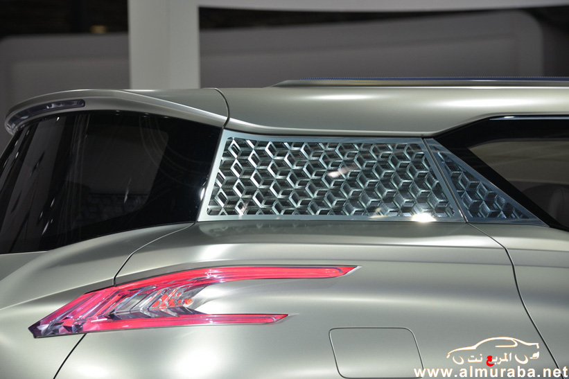 نيسان تيرا 2013 تكشف نفسها في معرض باريس وتعمل بخلايا الطاقة الهيدروجينية Nissan TeRRa 74